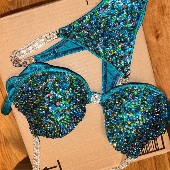 Npc bikini - Picture 6 of 12